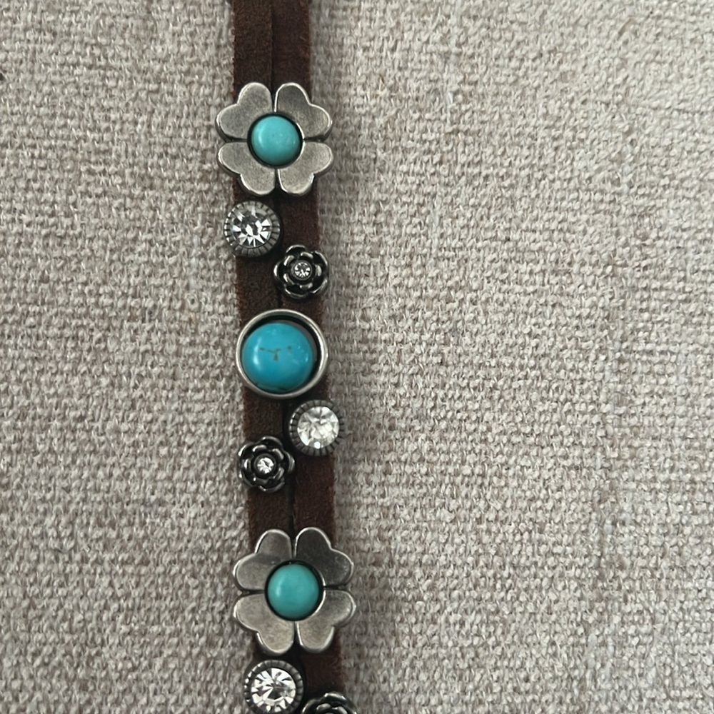Leather, turquoise color stones, silver metal flowers/detail and rhinestones. - Picture 3 of 5